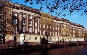 stucwerk van het voormalig paleis, Witte Bouw
